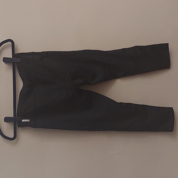 ZELLA Black Cropped Leggings with Perforated Hem and Pockets - Picture 7 of 13